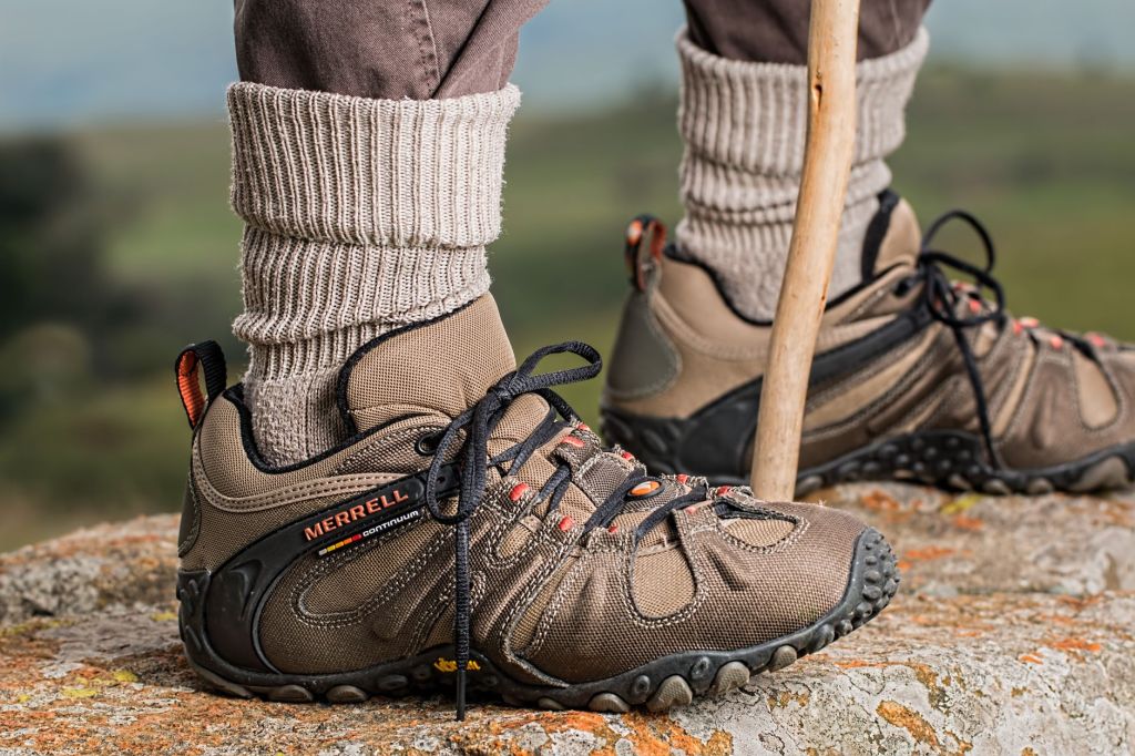 How to Choose Hiking Shoes: The Complete Beginner’s Guide (2026)